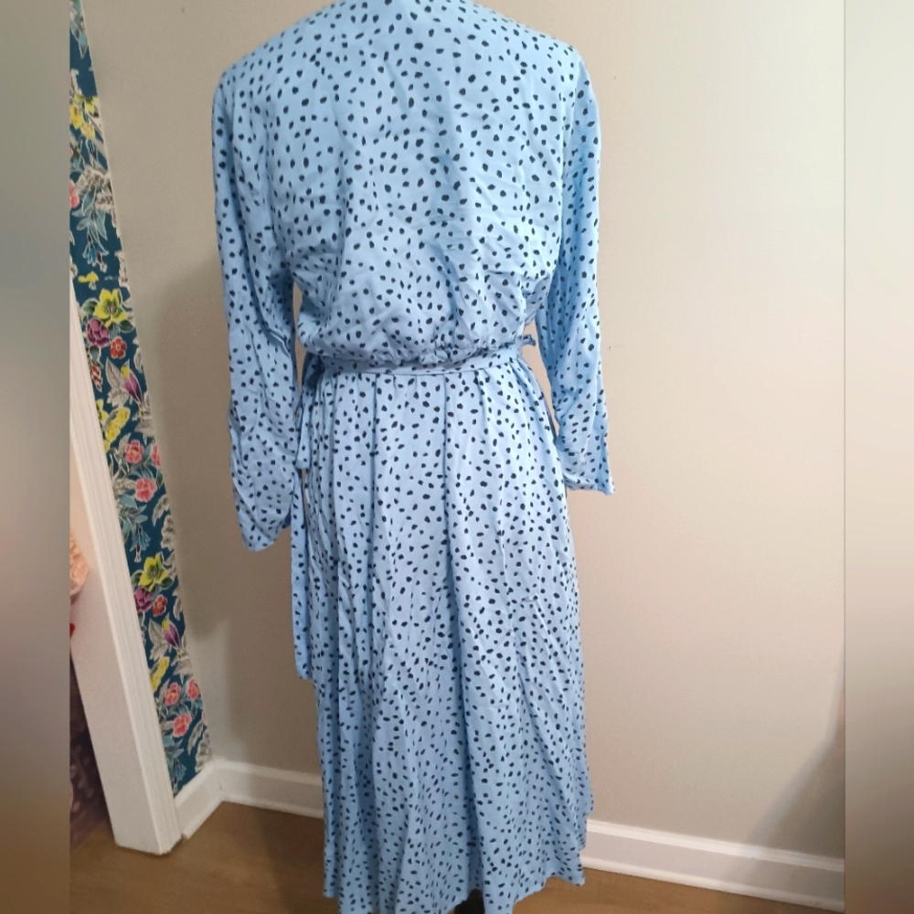 BeachLunchLounge dress - Picture 2 of 4